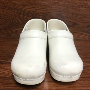 DANSKO WHITE LEATHER  CLOG 38 8 7.5 MEDICAL